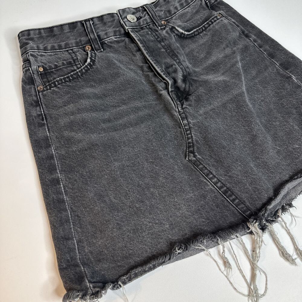 H&M Womens Size 4 Black Denim Mini Skirt High Waisted Distressed Frayed Jean - Picture 3 of 10